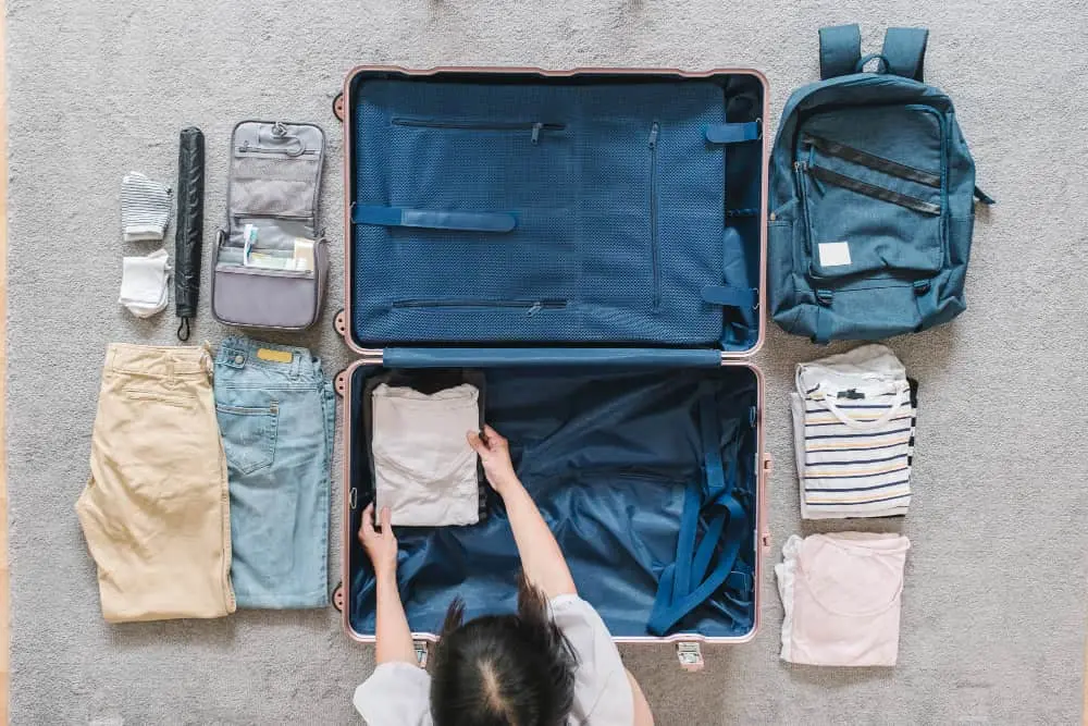how packing cubes save space