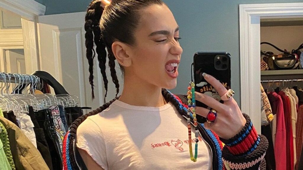 what celebrities have phone charms