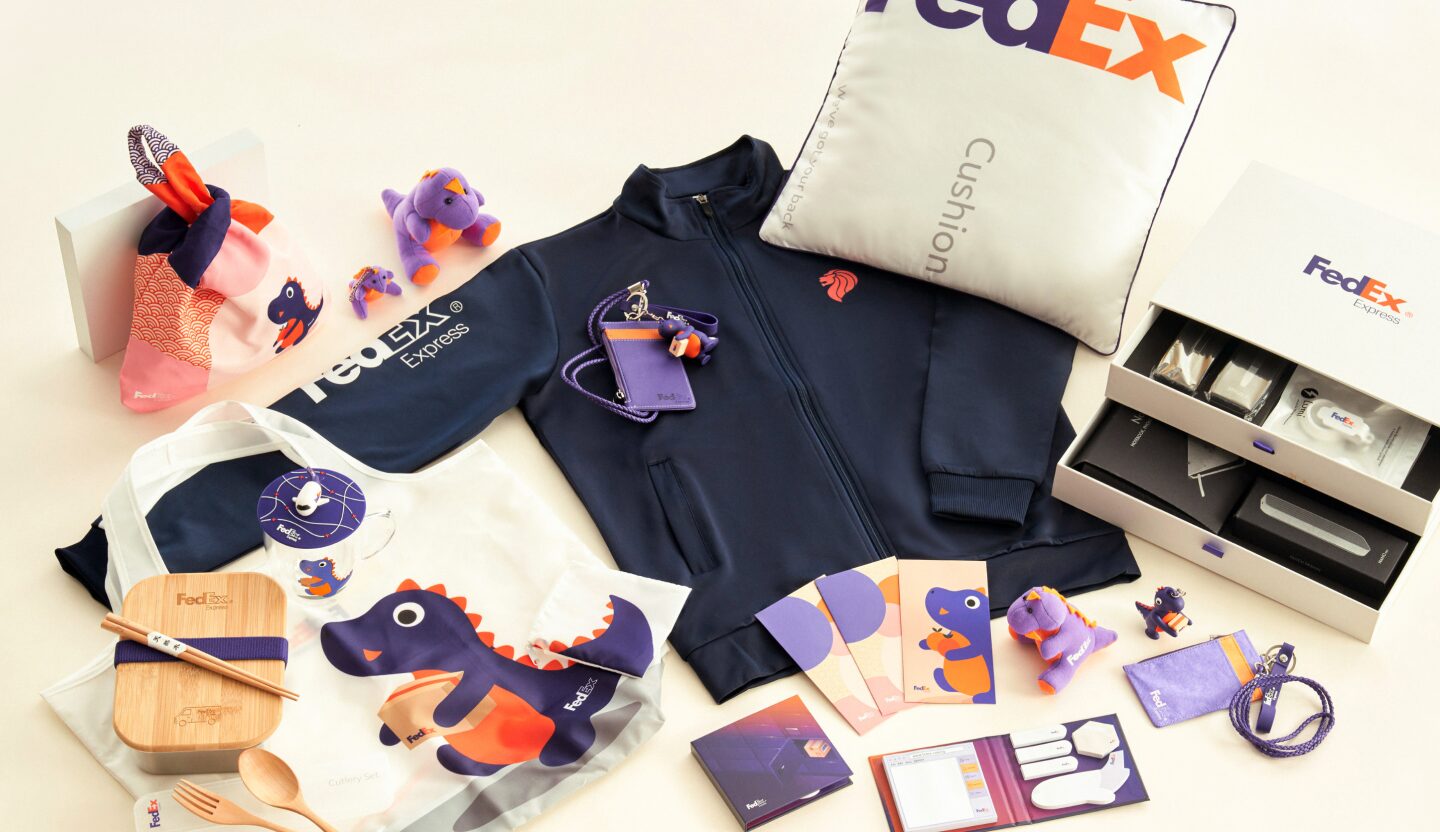 customised corporate gifts package for fedex company